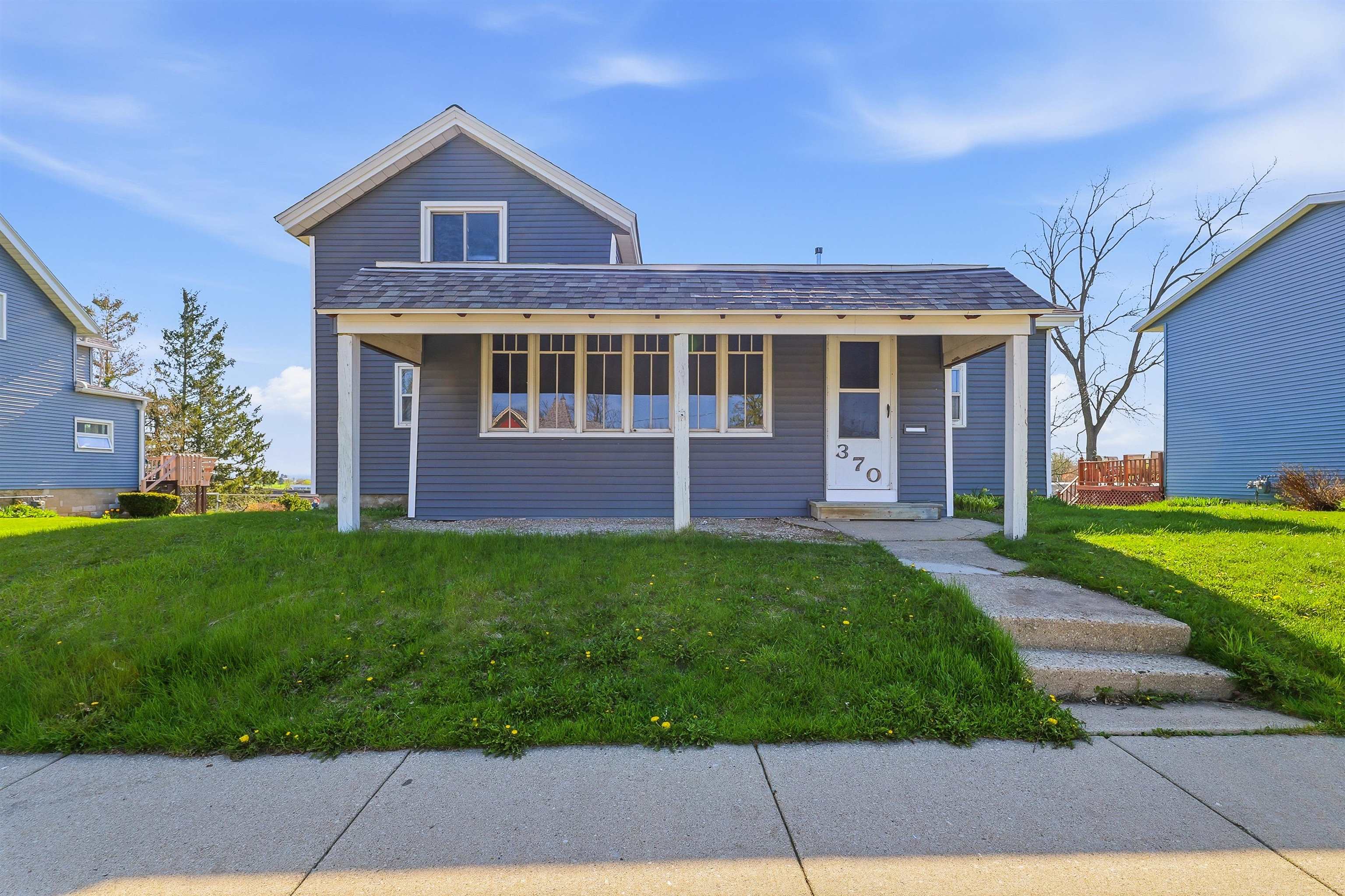 370 North Main Street Juneau, WI 53039 - Photo 2 of 26