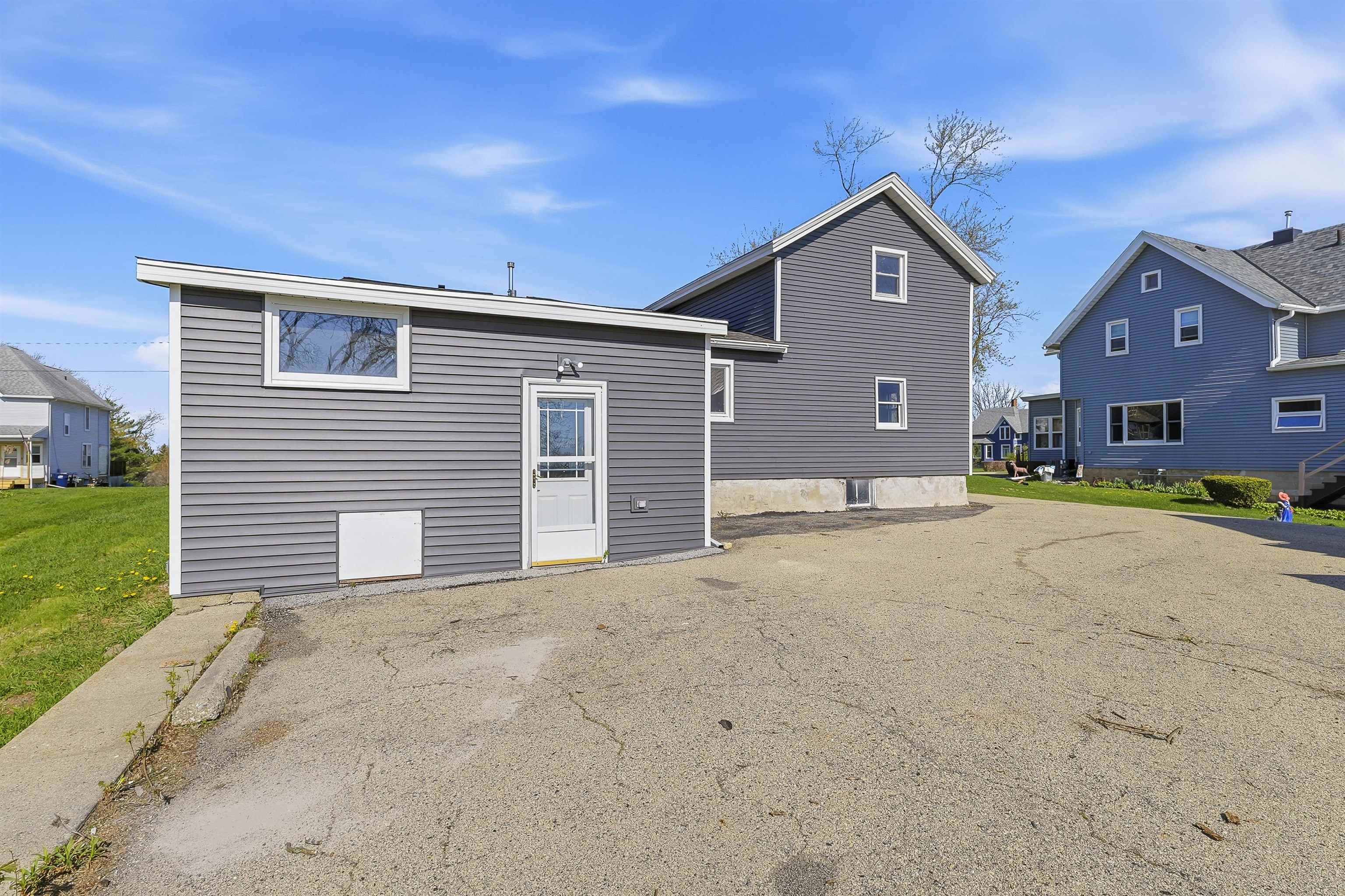 370 North Main Street Juneau, WI 53039 - Photo 23 of 26