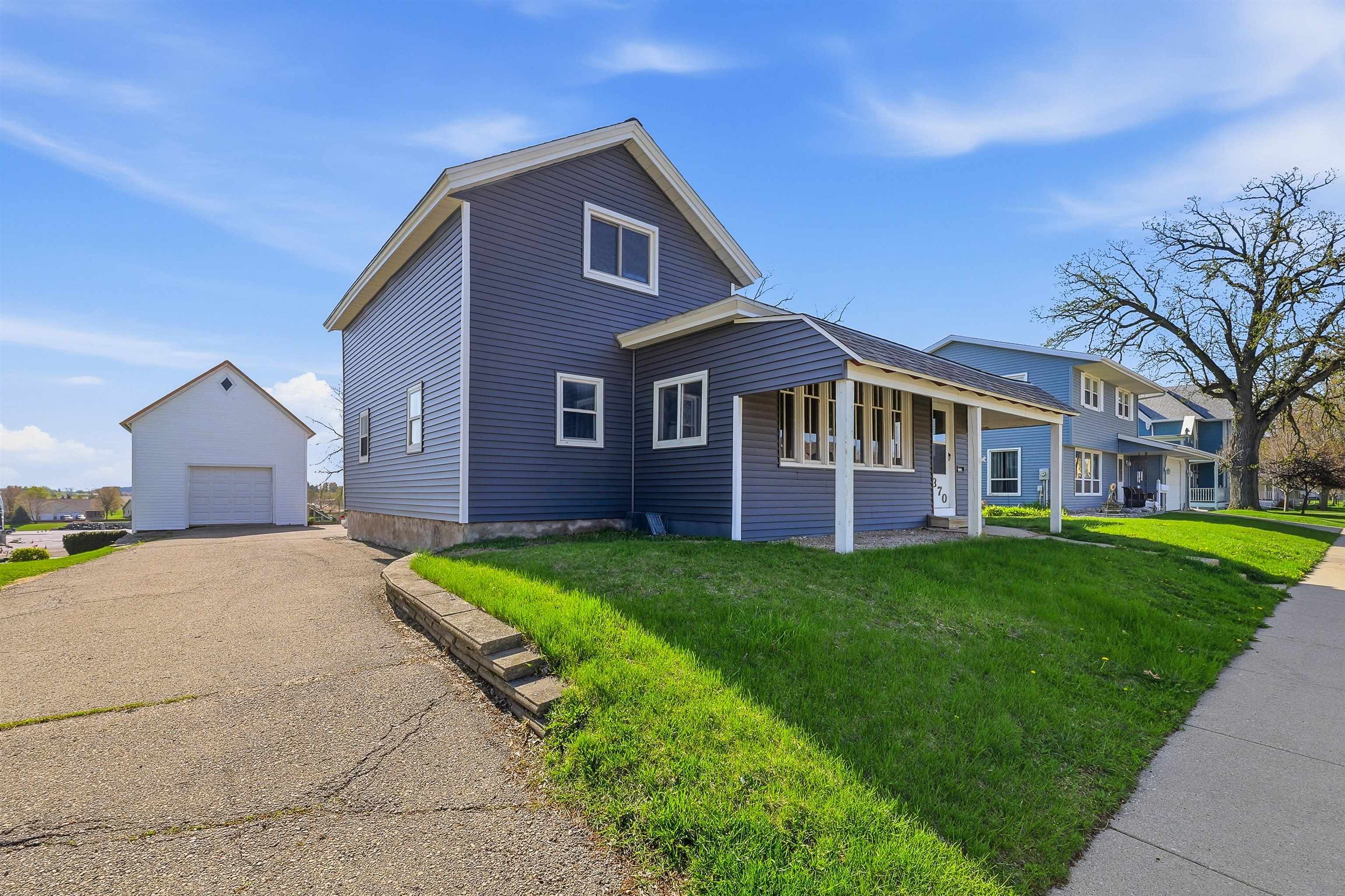 370 North Main Street Juneau, WI 53039 - Photo 3 of 26