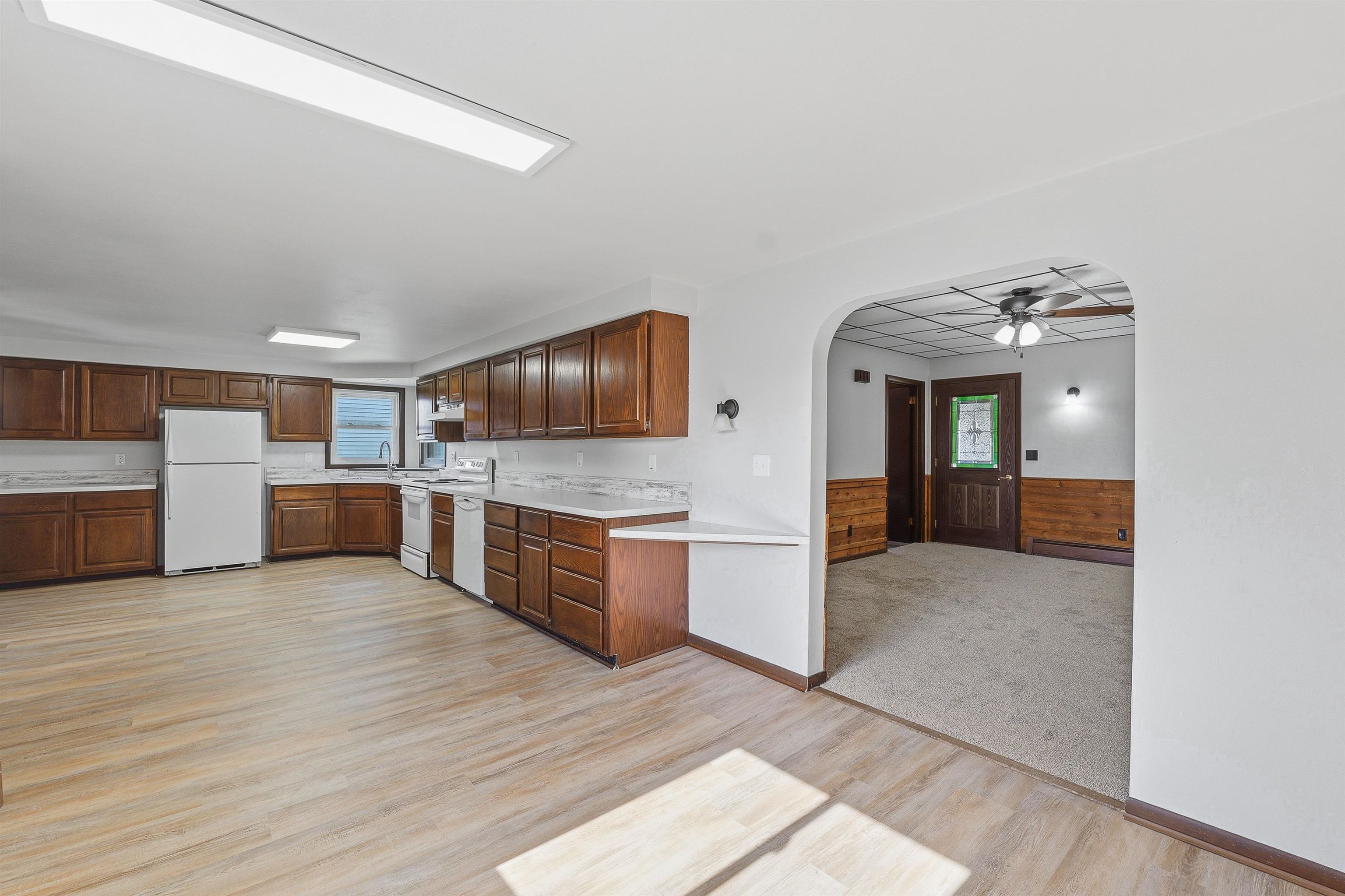 370 North Main Street Juneau, WI 53039 - Photo 6 of 26