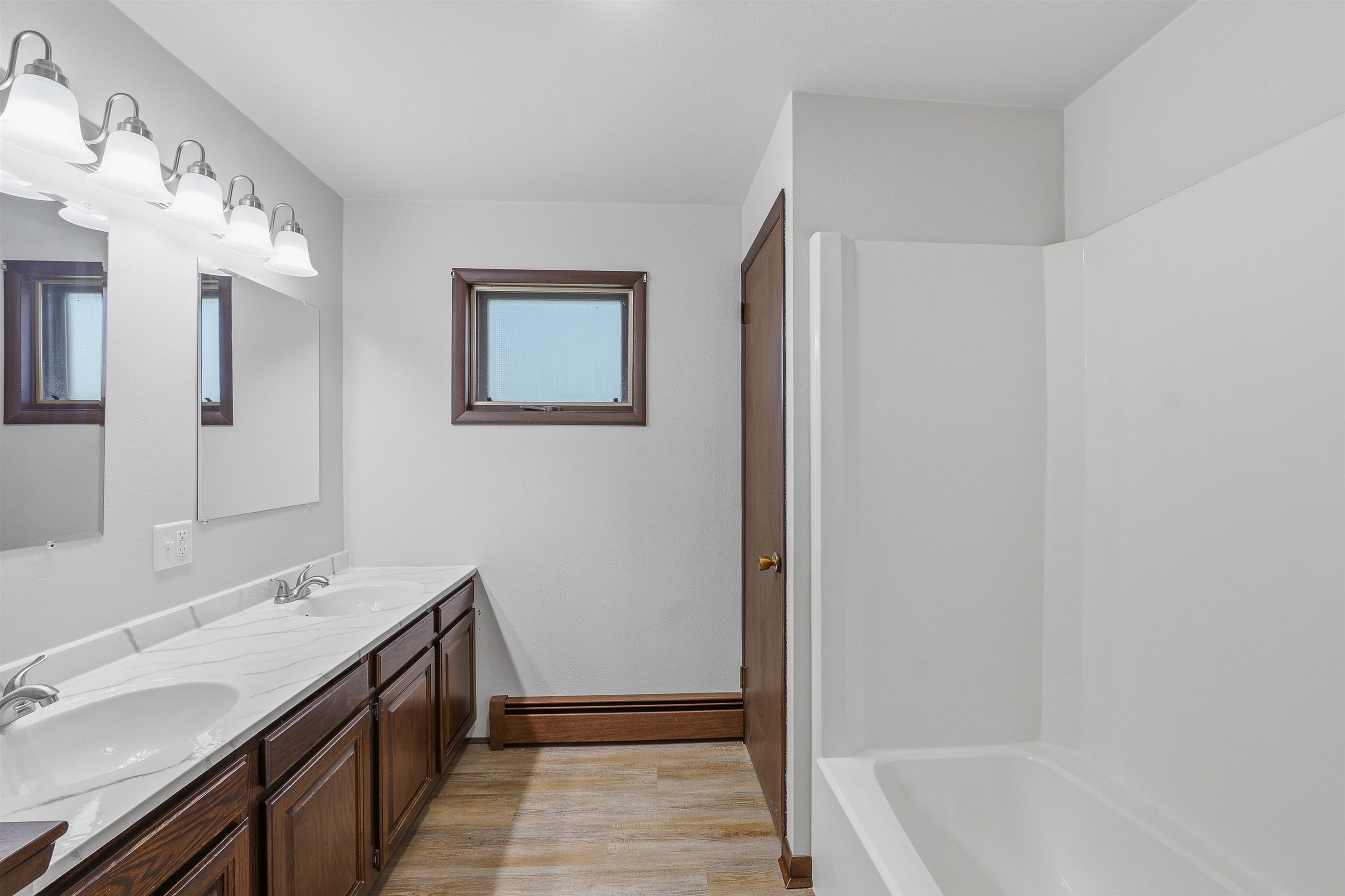 370 North Main Street Juneau, WI 53039 - Photo 9 of 26