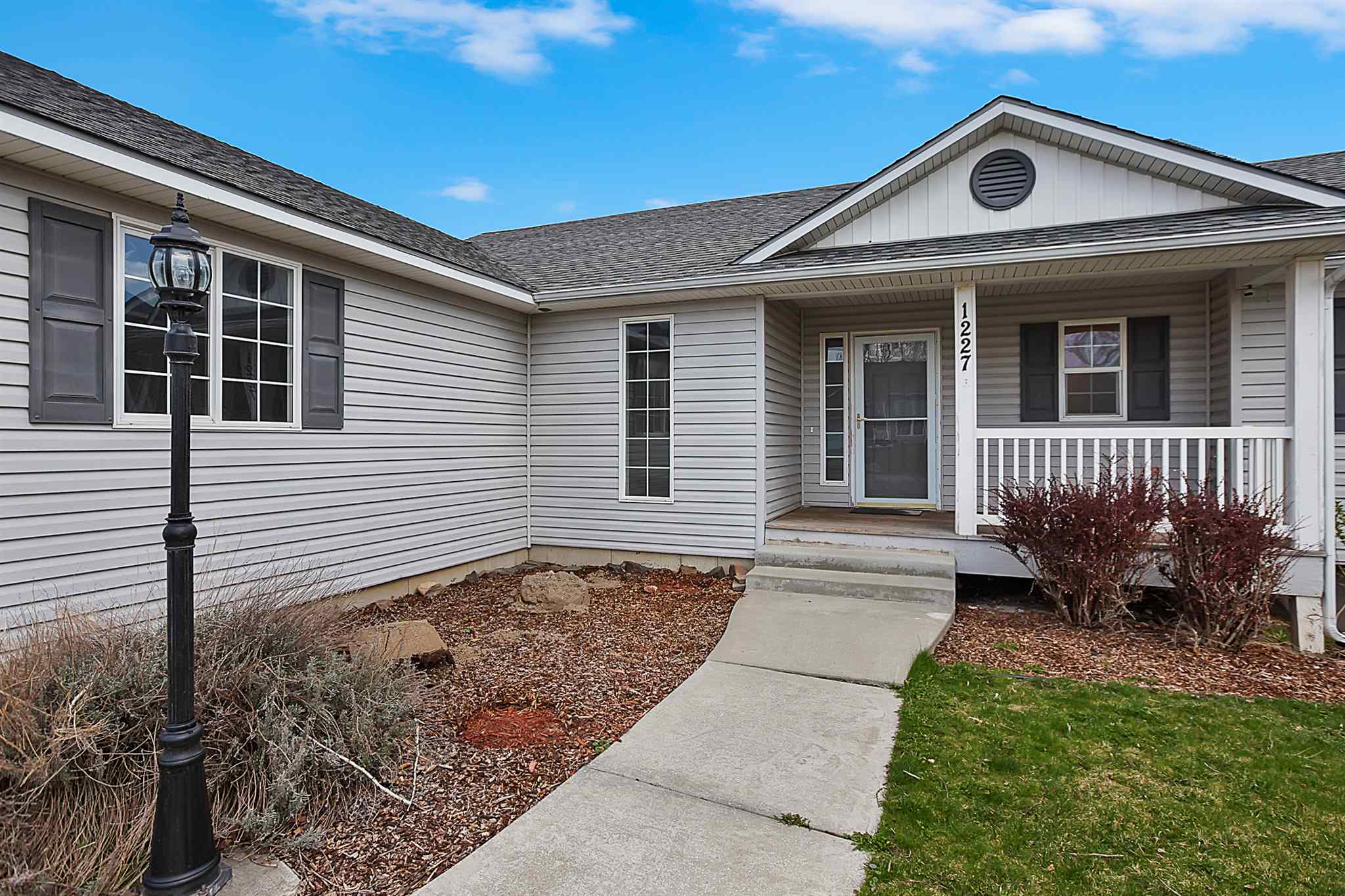 1227 South Newer Road Spokane Valley, WA 99037 - Photo 3 of 24