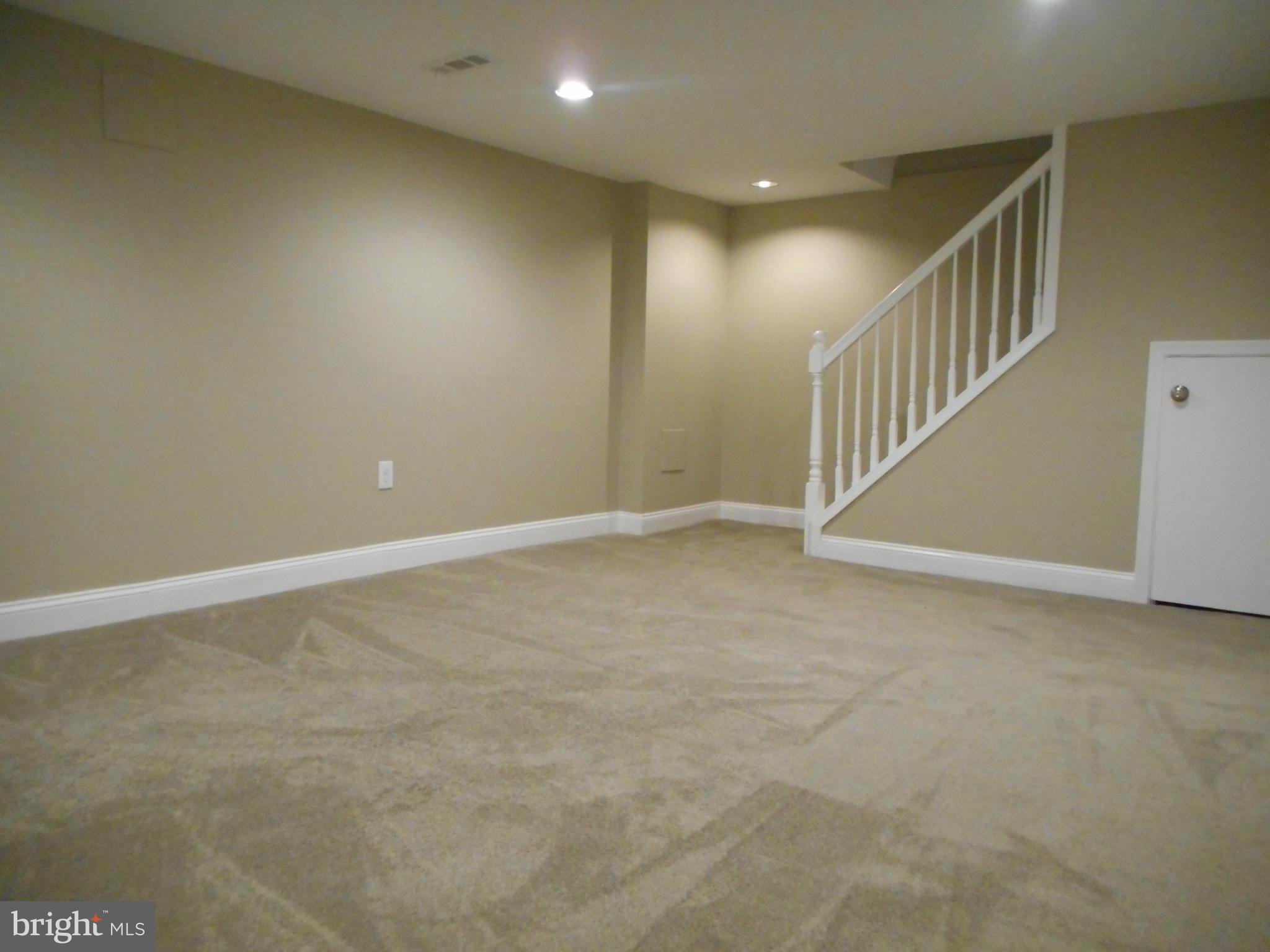 3906 Edgewood Road Baltimore, MD 21215 - Photo 18 of 29 Large Family Room
