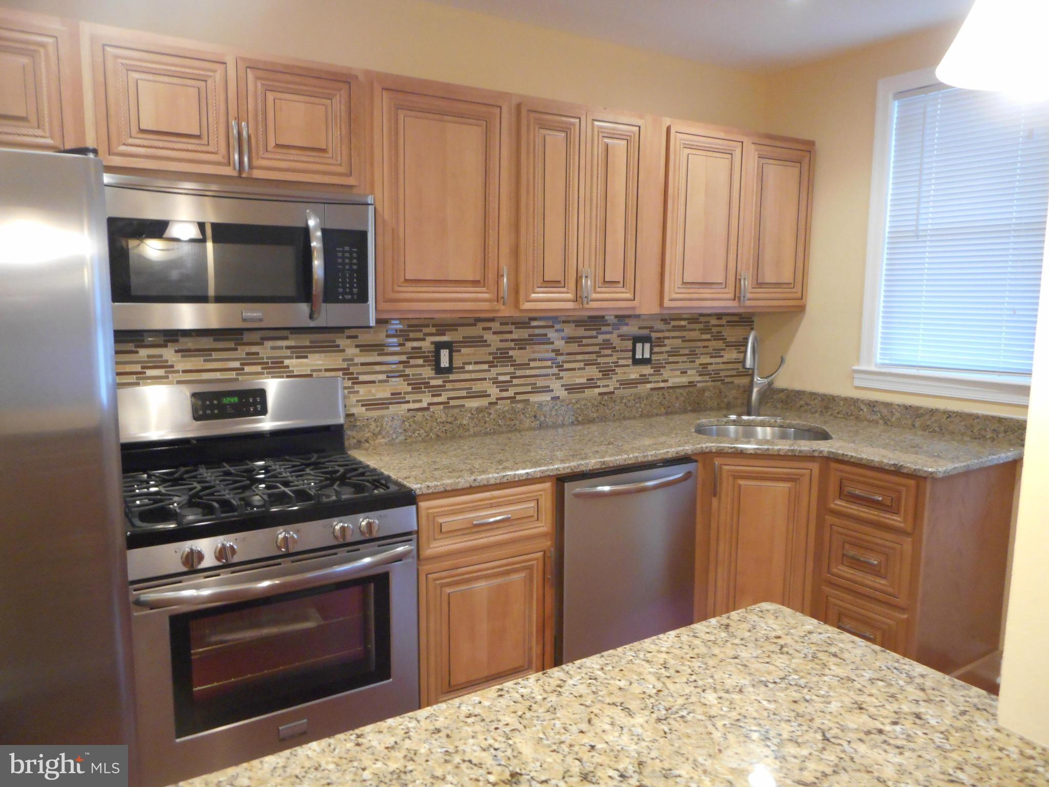 3906 Edgewood Road Baltimore, MD 21215 - Photo 4 of 29 Lots of Counter Space
