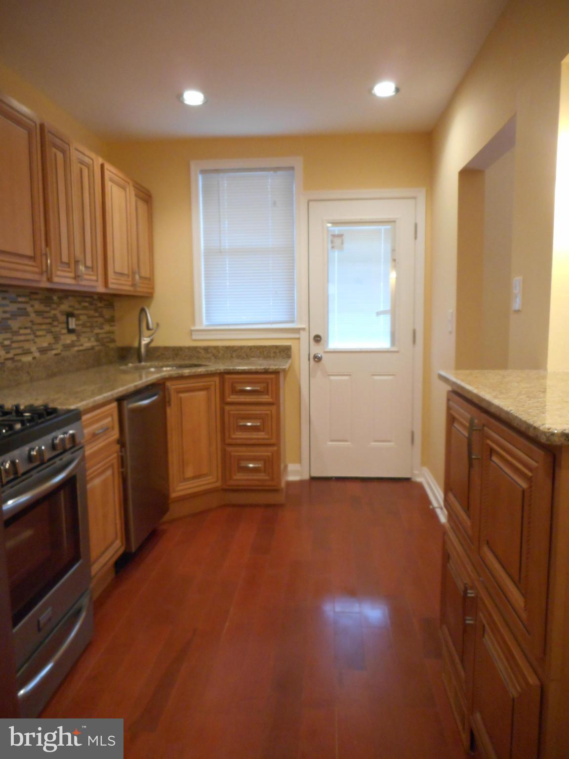 3906 Edgewood Road Baltimore, MD 21215 - Photo 7 of 29 Lots of space