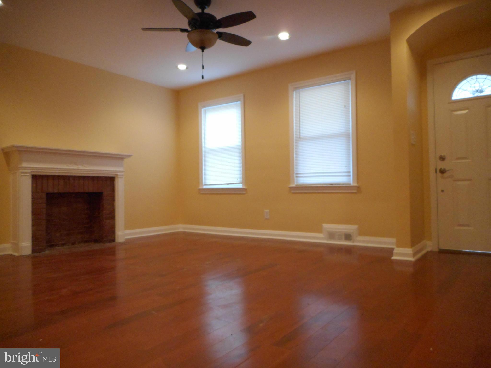 3906 Edgewood Road Baltimore, MD 21215 - Photo 10 of 29 Living Room