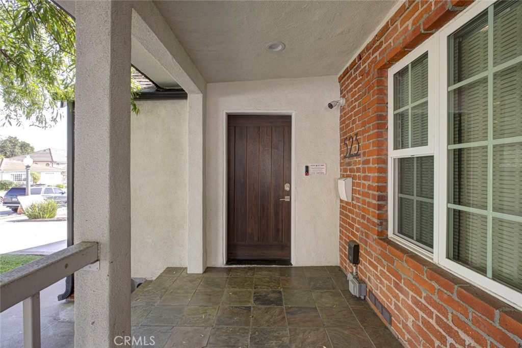523 East Fairmount Road Burbank, CA 91501 - Photo 2 of 78 Front door