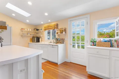 $2,400,000 | 153 Middle Beach Road, Madison, CT 06443