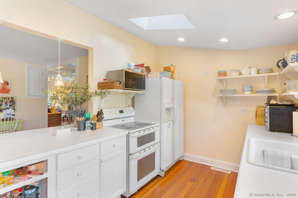 153 Middle Beach Road Madison, CT 06443 - Photo 14 of 37