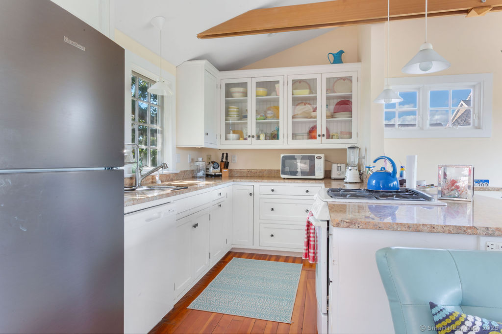 153 Middle Beach Road Madison, CT 06443 - Photo 30 of 37