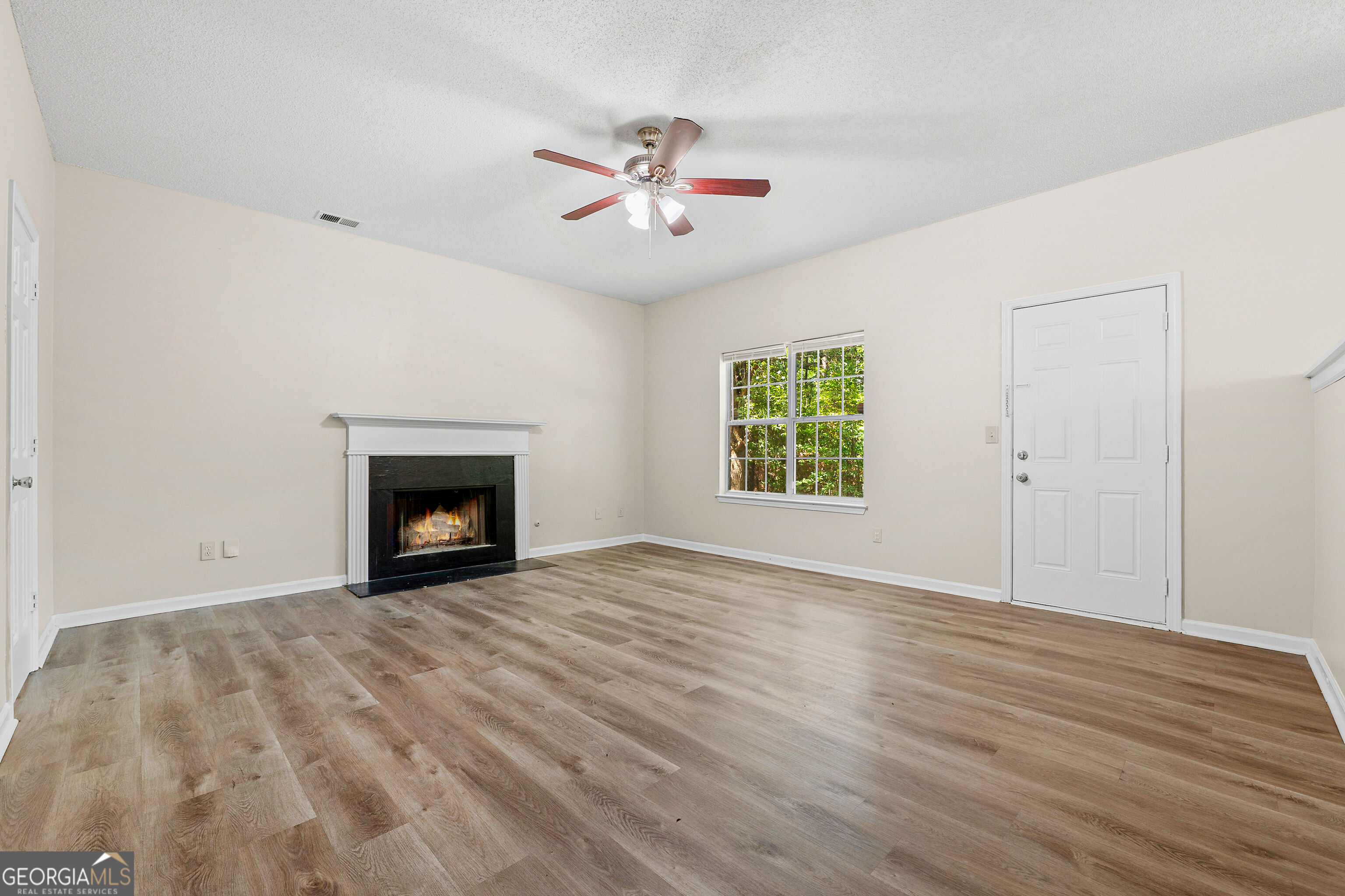 2397 Rambling Way Lithonia, GA 30058 - Photo 11 of 29 Gallery Image 11