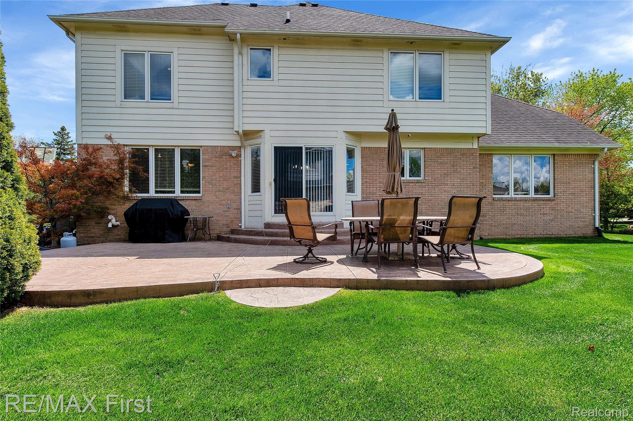 1012 Rochelle Park Drive Rochester, MI 48309 - Photo 6 of 38 1012 Rochelle Park - HD Drone Photogarphy-6.jpg