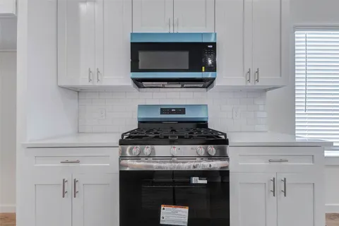 $299,000 | 6467 Escondido Drive, Rosharon, TX 77583
