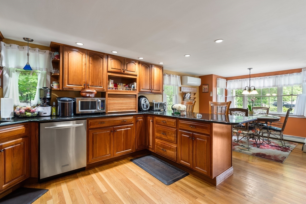33 Russell Road Hanover, MA 02339 - Photo 15 of 27