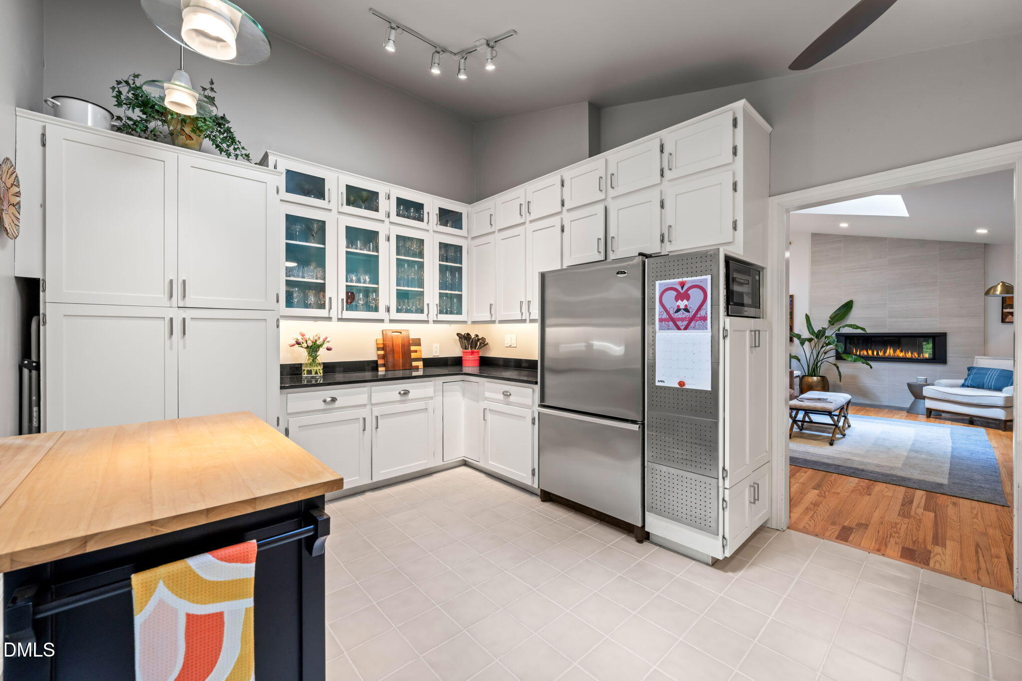 1401 Trinity Circle Raleigh, NC 27607 - Photo 20 of 73 Kitchen