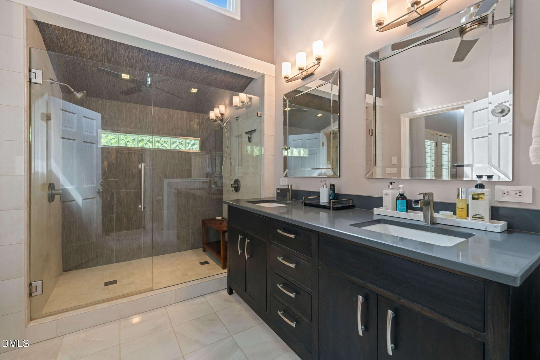 1401 Trinity Circle Raleigh, NC 27607 - Photo 37 of 73 Primary Bath