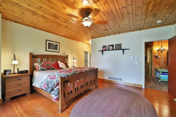 $2,450,000 | 7996 Bass Lake Road, Lake Shore, MN 56468