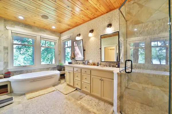$2,450,000 | 7996 Bass Lake Road, Lake Shore, MN 56468