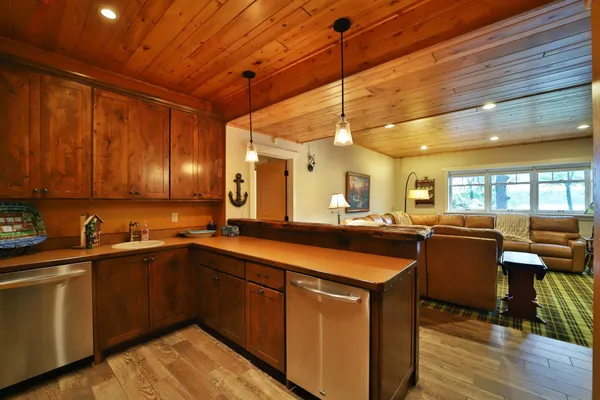 $2,450,000 | 7996 Bass Lake Road, Lake Shore, MN 56468