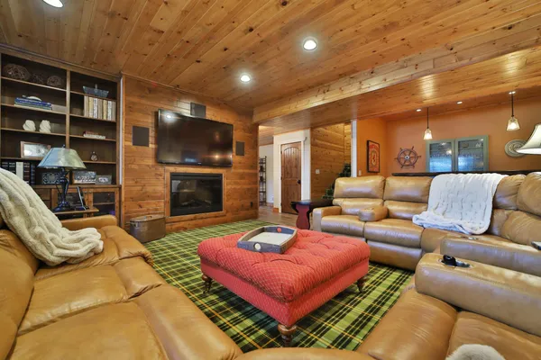 $2,450,000 | 7996 Bass Lake Road, Lake Shore, MN 56468