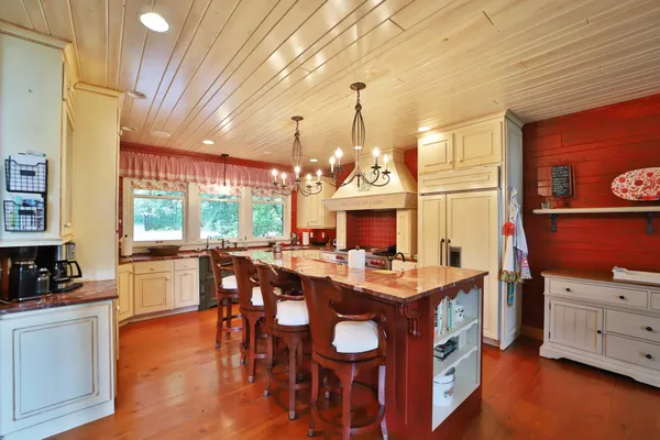 $2,450,000 | 7996 Bass Lake Road, Lake Shore, MN 56468