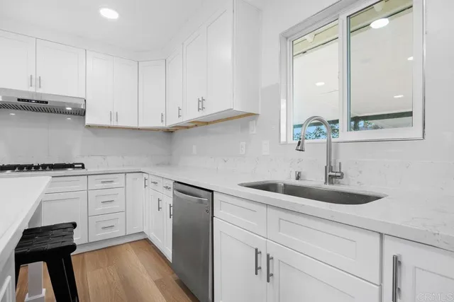 $859,000 | 4801 Siesta Place, Oceanside, CA 92057