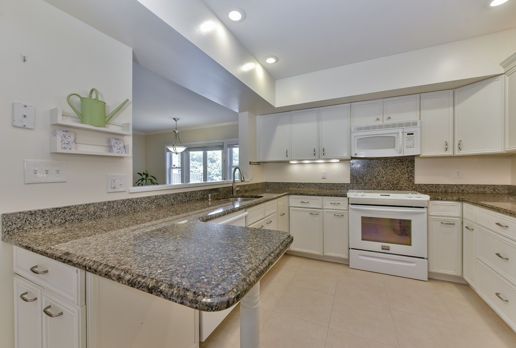 89 Glen Road, Unit 7 Brookline, MA 02445 - Photo 8 of 18 Gallery Image 8