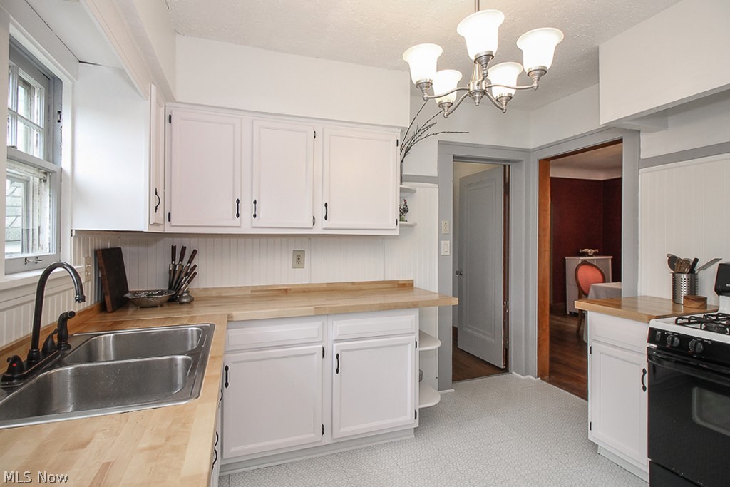 3464 Woodridge Road Cleveland Heights, OH 44121 - Photo 8 of 30