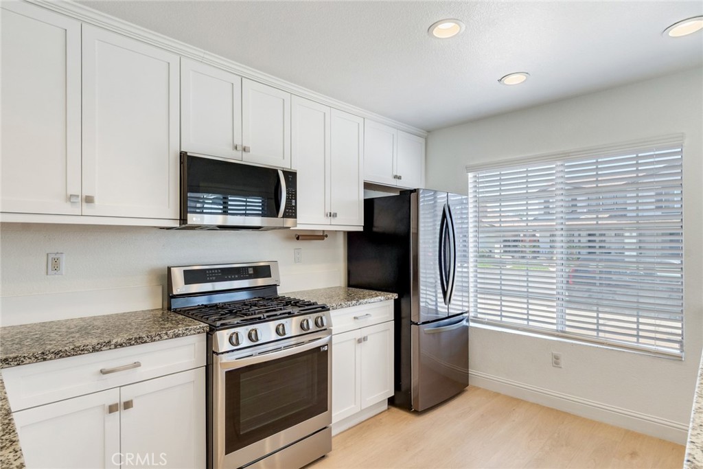 1346 Lilac Ridge Drive Perris, CA 92571 - Photo 3 of 20