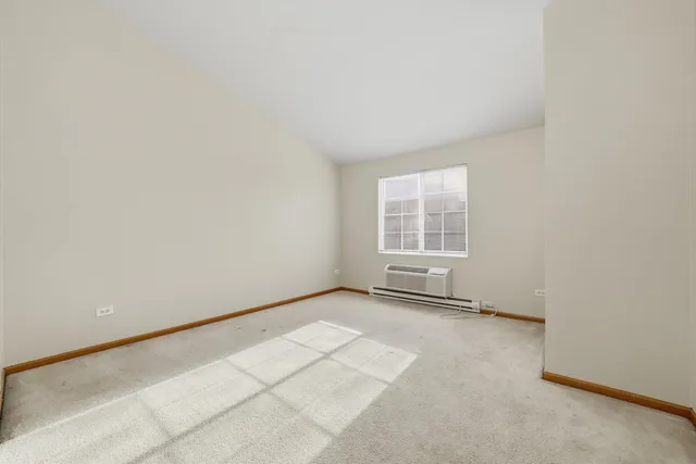 $235,000 | 417 Silverstone Drive, Unit 417, Carpentersville, IL 60110