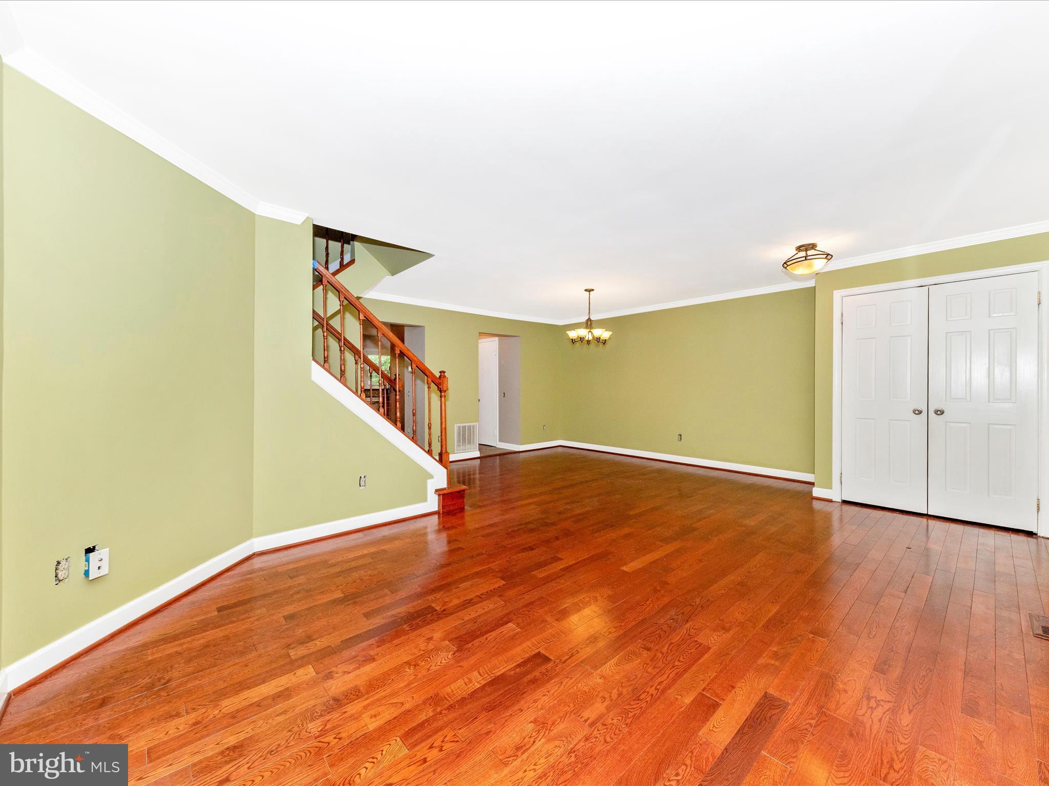 314 Crescendo Way Silver Spring, MD 20901 - Photo 6 of 57 Living Room