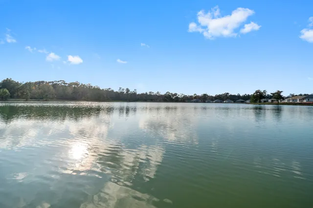 a park view with a entertaining space