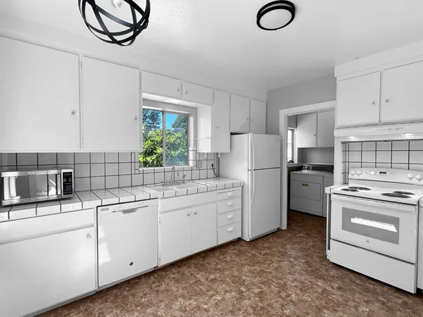 $4,495 | 811 Highland Avenue, San Mateo, CA 94401