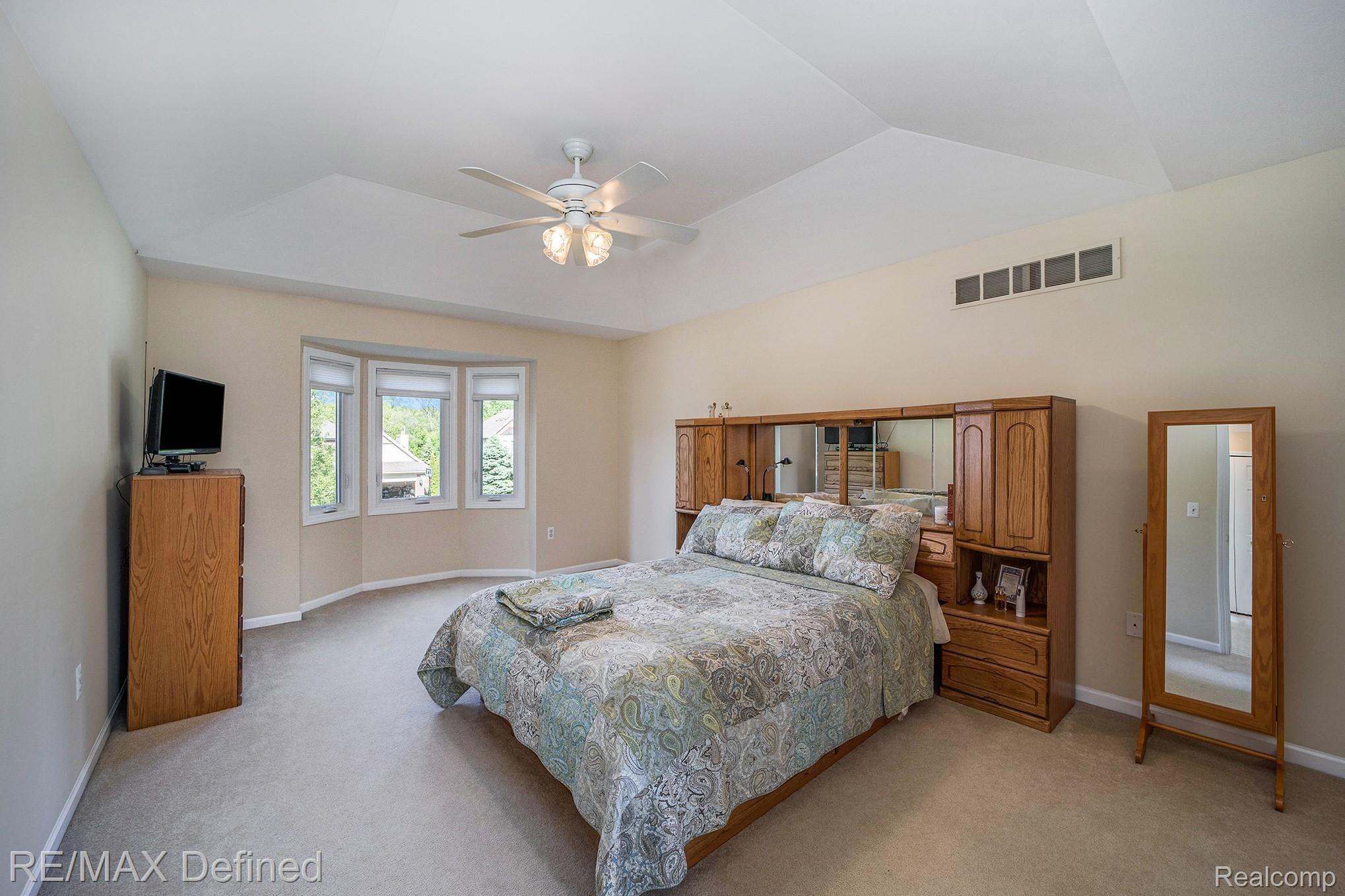 3454 Cascade Circle Rochester, MI 48307 - Photo 13 of 31 Tray Ceiling Master Suite