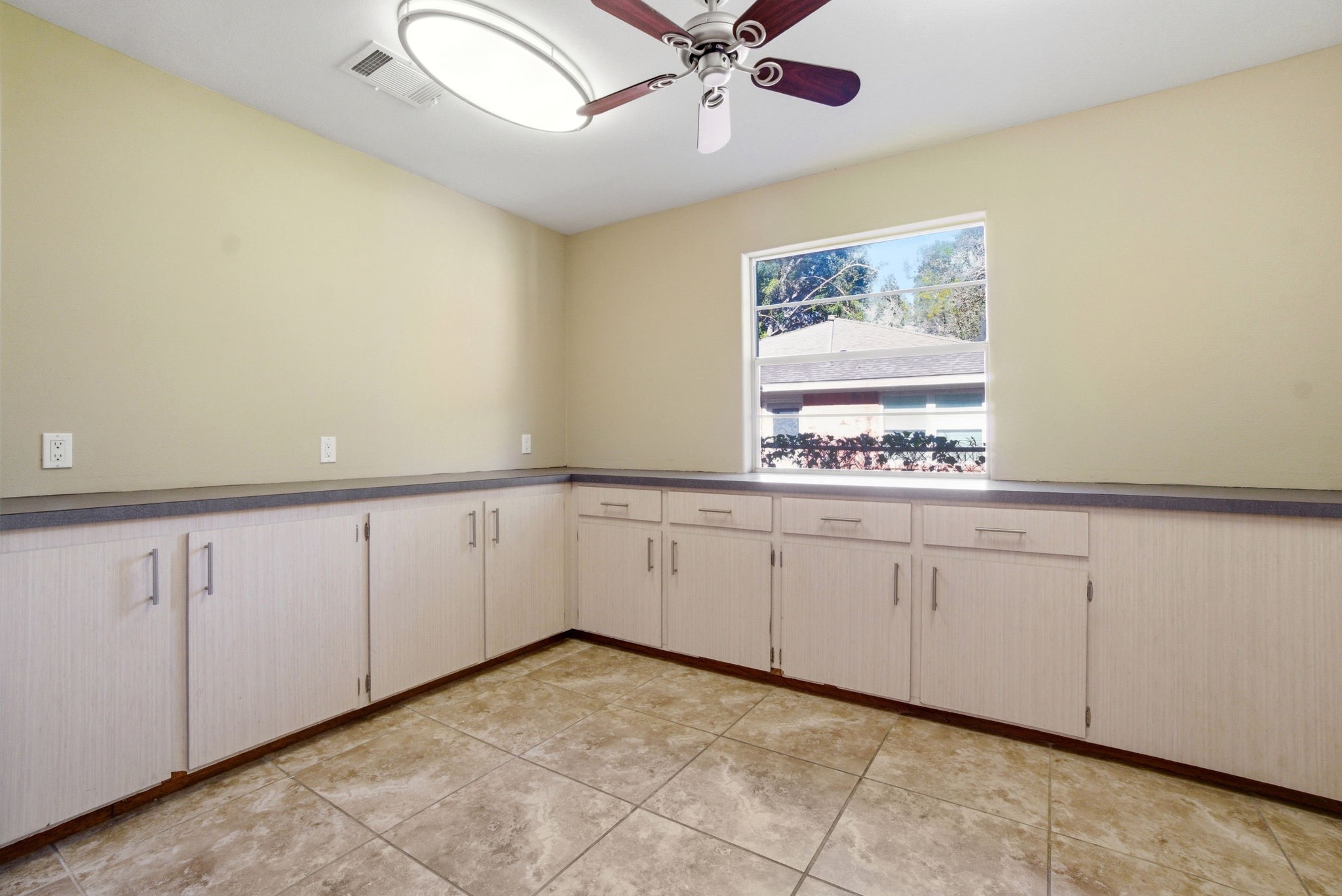 2119 Old Ox Road Spring, TX 77386 - Photo 23 of 31 Laundry room