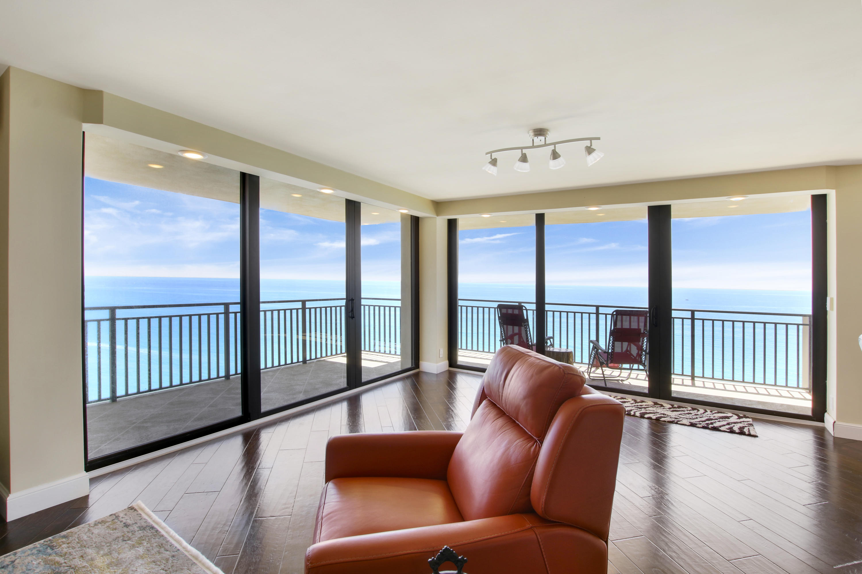 5460 North Ocean Drive, Unit PHA Riviera Beach, FL 33404 - Photo 11 of 47 House-13