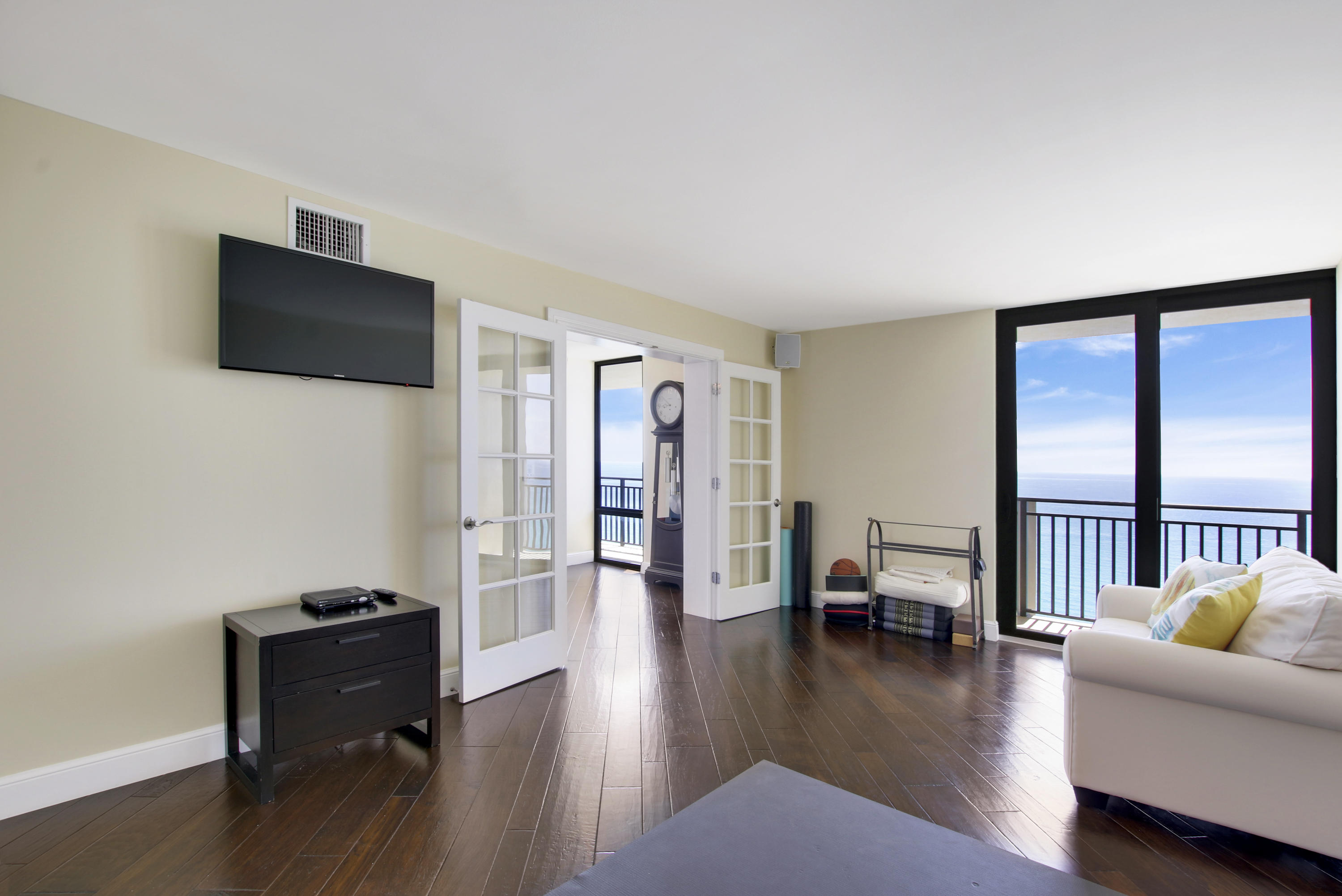 5460 North Ocean Drive, Unit PHA Riviera Beach, FL 33404 - Photo 18 of 47 House-8