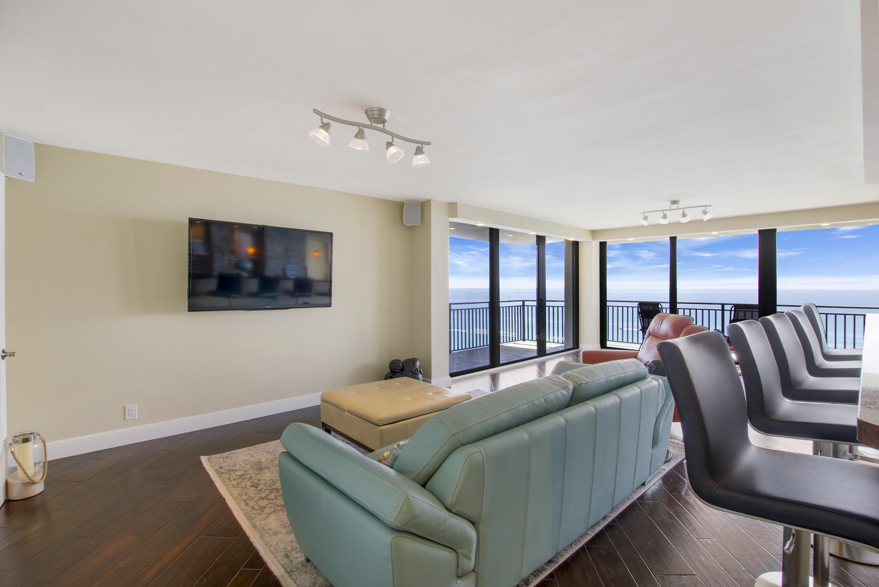 5460 North Ocean Drive, Unit PHA Riviera Beach, FL 33404 - Photo 8 of 47 House-11