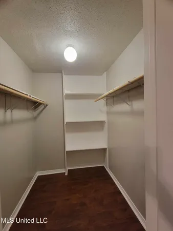 $2,400 | 2589 Santa Rosa Cove, Biloxi, MS 39531