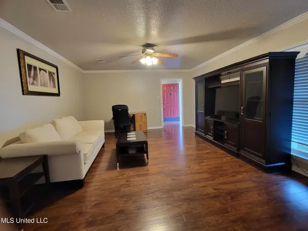 $2,400 | 2589 Santa Rosa Cove, Biloxi, MS 39531