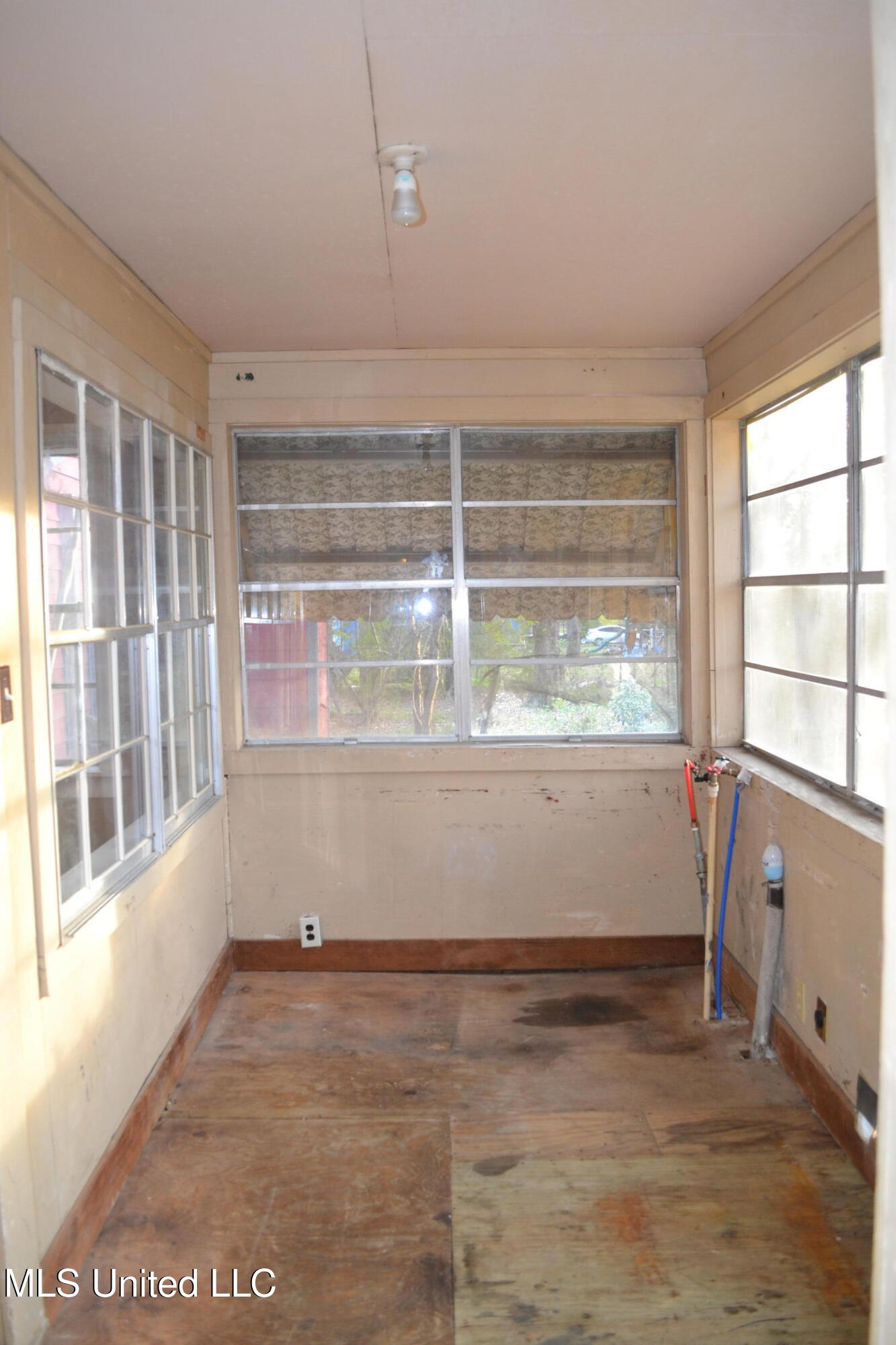 383 Frost Street Canton, MS 39046 - Photo 16 of 26 DSC_4064