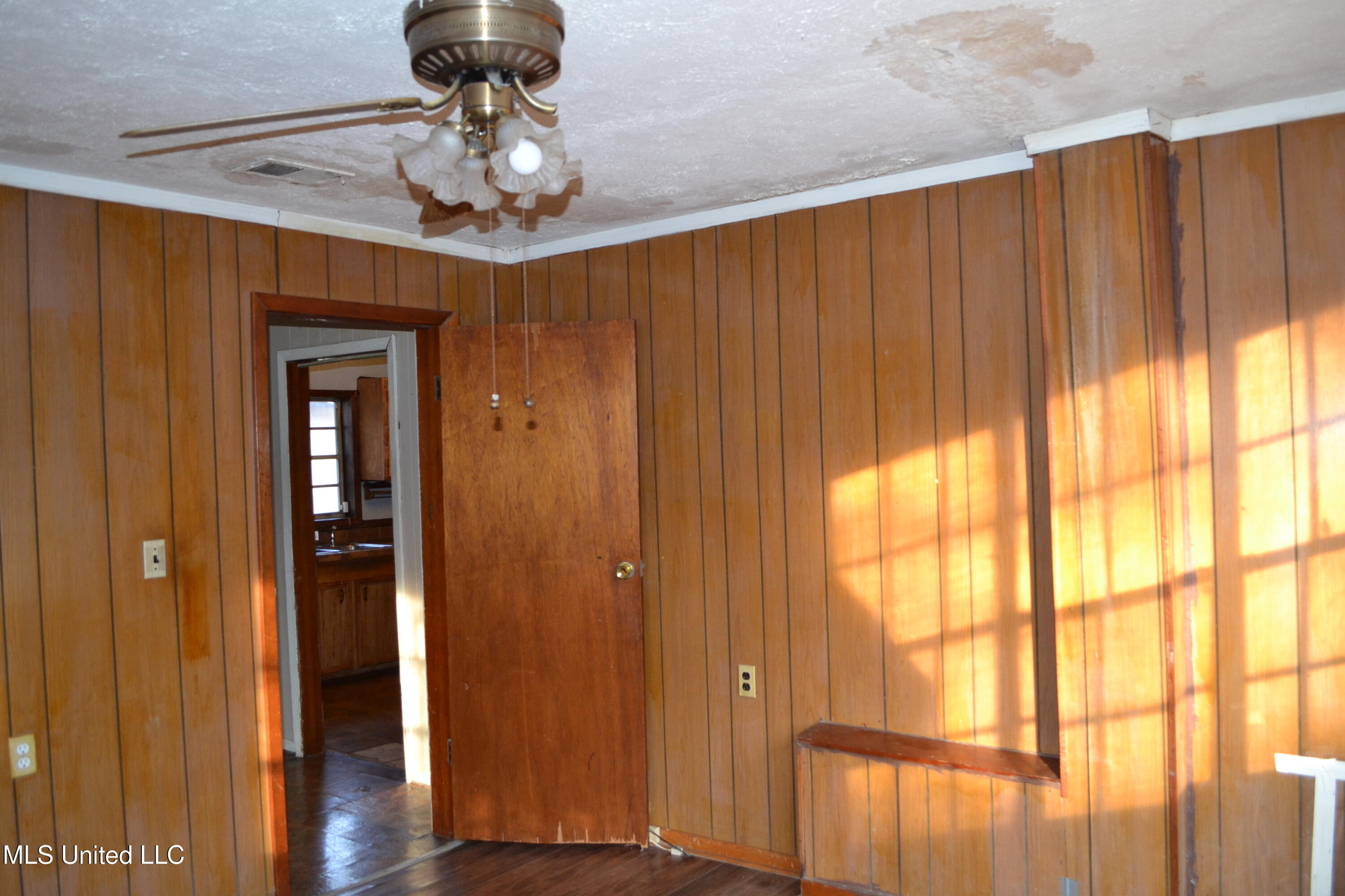 383 Frost Street Canton, MS 39046 - Photo 20 of 26 DSC_4070