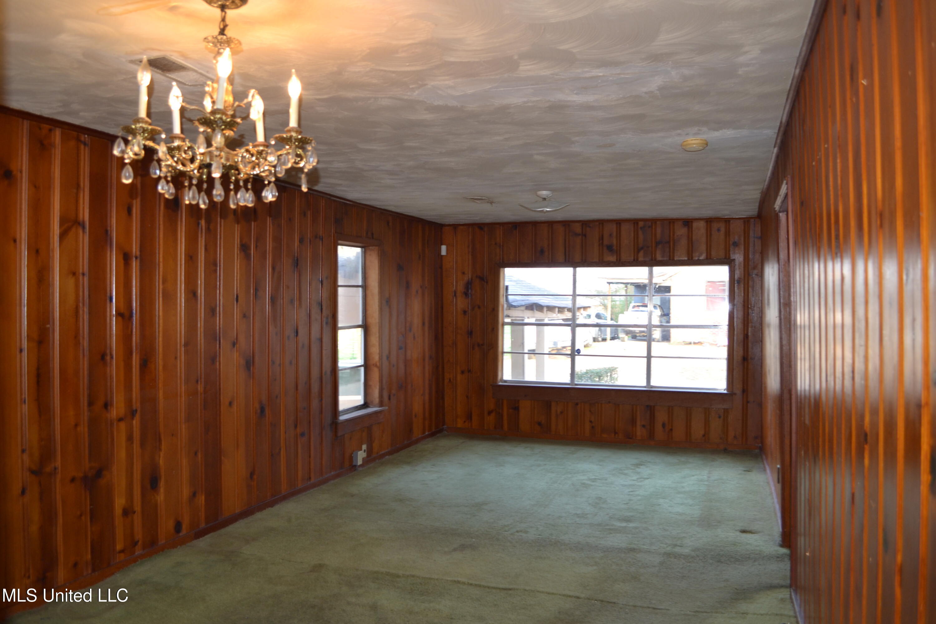 383 Frost Street Canton, MS 39046 - Photo 5 of 26 DSC_4054