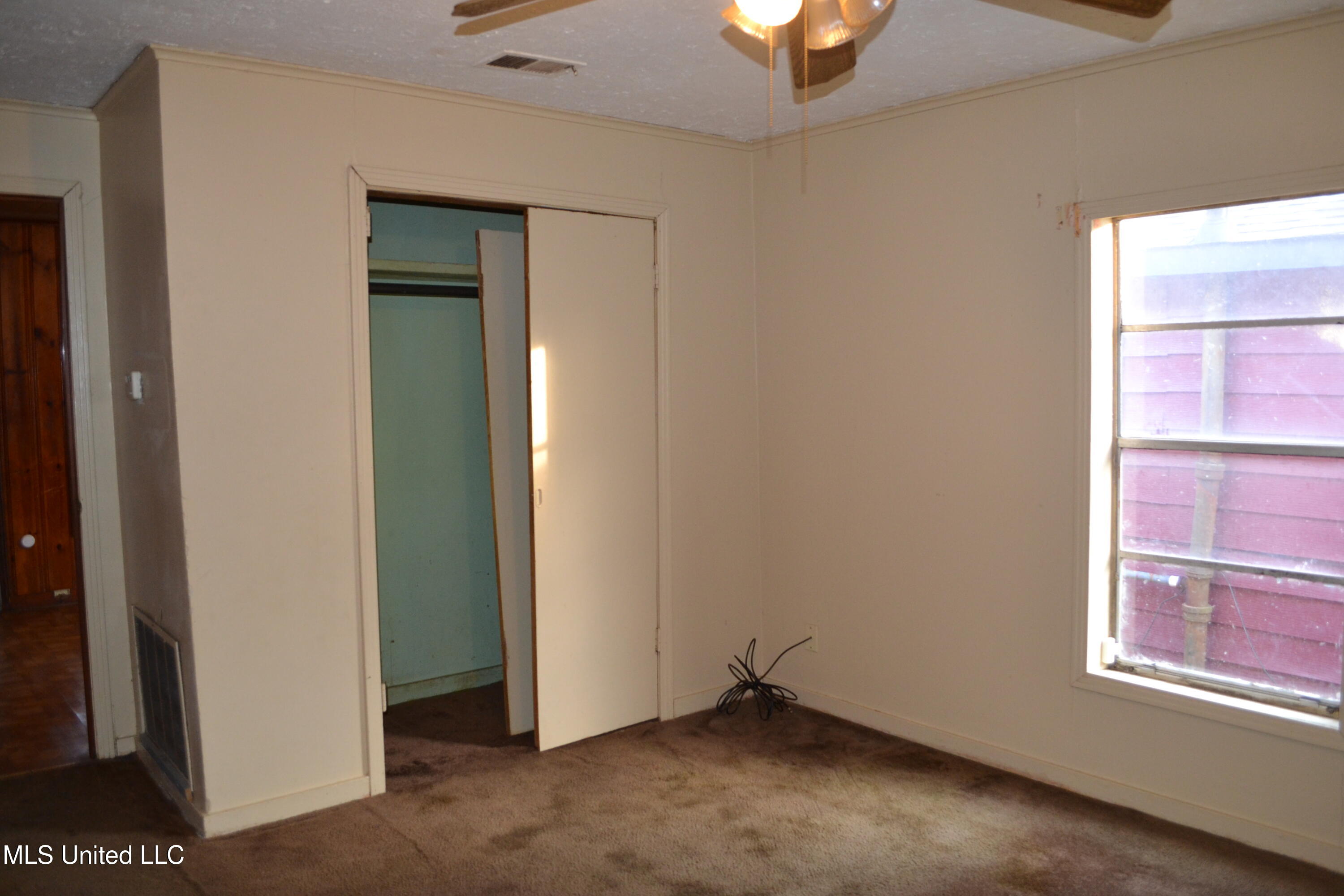 383 Frost Street Canton, MS 39046 - Photo 7 of 26 DSC_4056