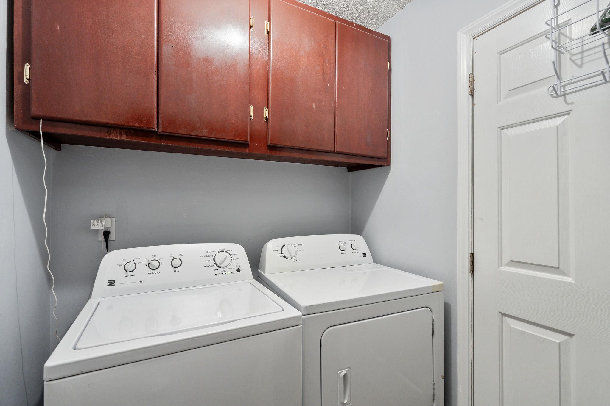 2335 Sawmill Street Murfreesboro, TN 37128 - Photo 16 of 34 a utility room with dryer and washer