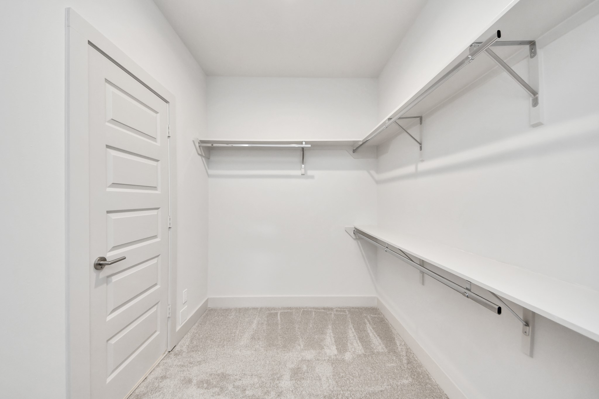 4022 Boho Lane Houston, TX 77045 - Photo 11 of 18 primary closet