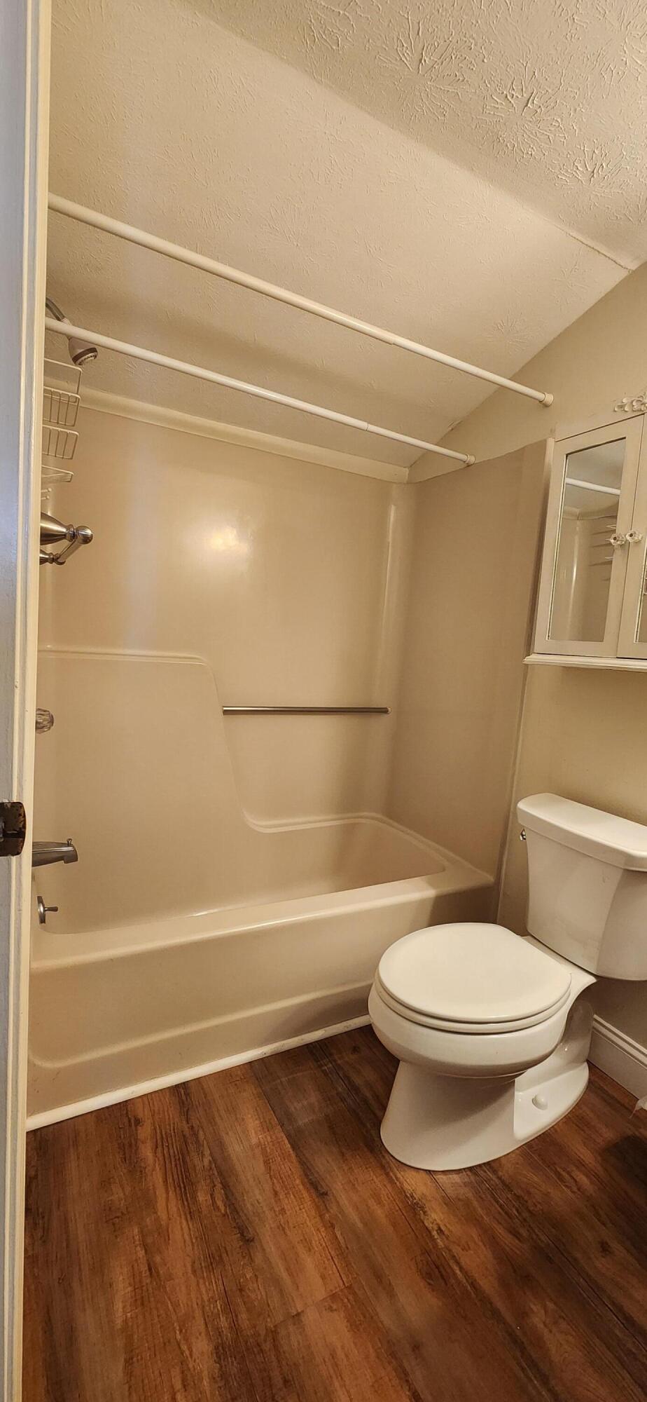 718 Main Street, Unit A3 Ogunquit, ME 03907 - Photo 17 of 20 2nd level bath 2