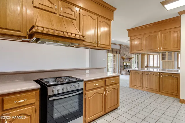 $750,000 | 15011 South Guegnon Street, Abbeville, LA 70510