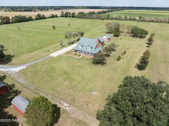 $750,000 | 15011 South Guegnon Street, Abbeville, LA 70510