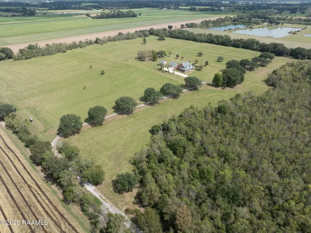 $750,000 | 15011 South Guegnon Street, Abbeville, LA 70510